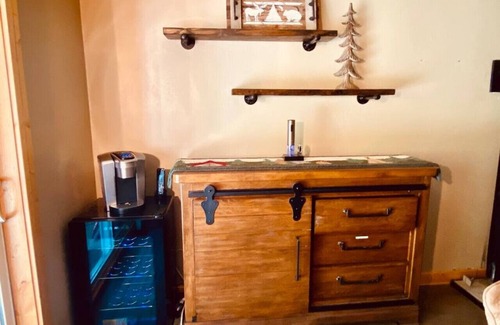 Donnelly Apartment | Pine Tree Lodge .