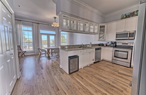West Panama City Beach Hotel | Pineapple Villas on Laguna Beach