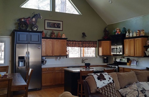 Pinetop House | Pinebear - Beautiful Log-sided Home in the Pines
