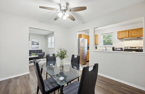 Newark Apartment | PineBrook 1406 I 2br Garden Style Apartment !