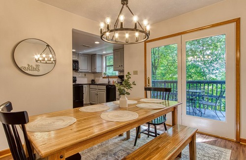 Pigeon Forge Hotel | Pinecrest Townhomes-1KING and 2BUNK UNIT