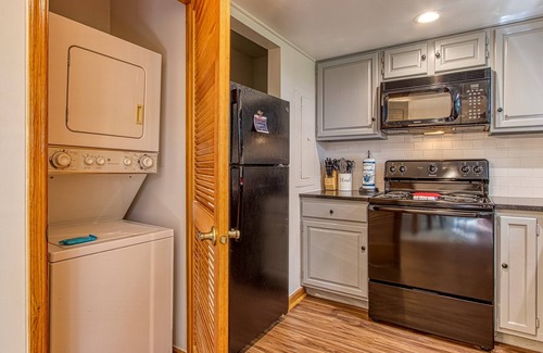 Pigeon Forge Hotel | Pinecrest Townhomes-1KING and 2BUNK UNIT