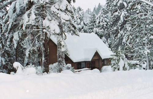 Cold Springs Cabin | Pinecrestarearentals #8 9/5-12/10 no holidays book 2 nights get 3rd night free.