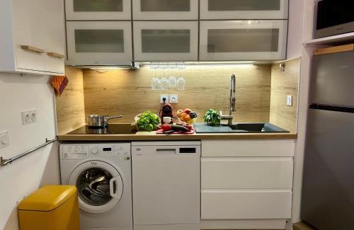 Giens Apartment | PINEDE PLAGE VUE MER Clim Jacuzzi