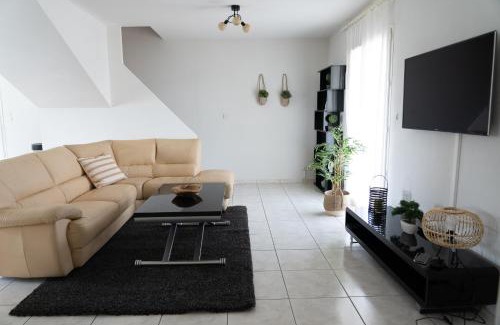 Pinet Apartment | Pinet , le calme proche de la mer