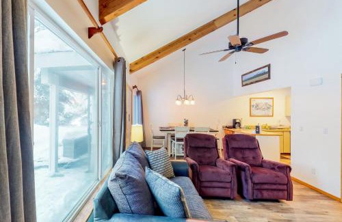 Ketchum Apartment | Pinewood Delightful Retreat