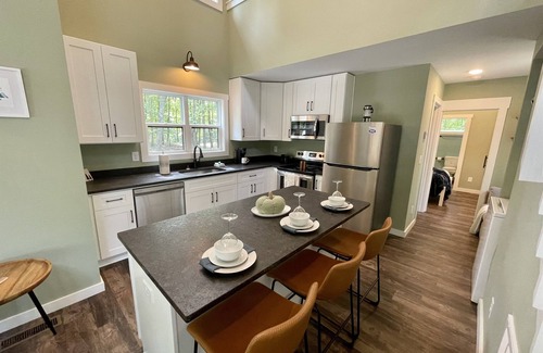 Monteagle Cabin | Piney House at The Retreat at Sunset Bluff