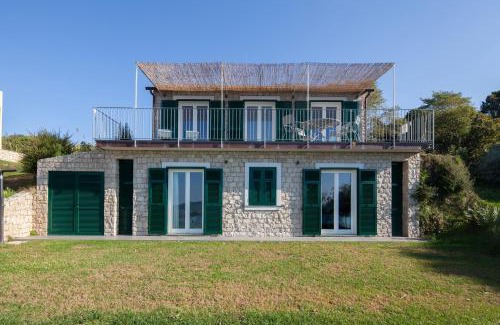 Pugliola House | "Pini House", inside a Private Park, shared Pool, Tennis, AC, Parking next home and Parking in Lerici!