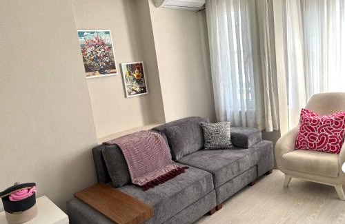 Istanbul City Center Villa | Pink House - Central Location by Seashore, Fiber Internet