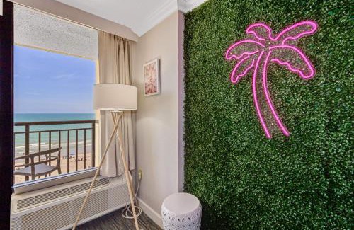Downtown Myrtle Beach House | Pink Surf by StayMareni - Oceanfront 2 Queens Suite