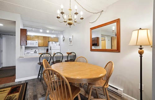 Killington Villa | Pinnacle D02, Lovely 2 bedroom, 2 bath unit with shuttle to the slopes everyday of the week. The outdoor pool, hot tub and tennis courts are open during summer only.