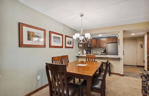 Killington Condo | Pinnacle F01 Fully remodeled unit. The property also offers shuttle to the slopes everyday of the week.