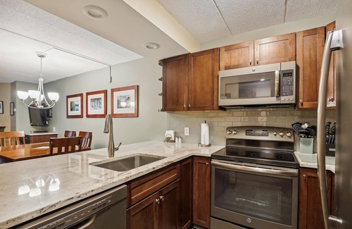 Killington Condo | Pinnacle F01 Fully remodeled unit. The property also offers shuttle to the slopes everyday of the week.