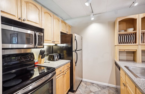 Killington Condo | Pinnacle F08 Cozy, charming and renovated offering shuttle to the slopes everyday of the week. Pinnacle F08 The outdoor pool, hot tub, and, tennis courts are open during summer only.