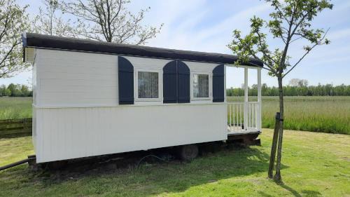 Augustinusga Bed & Breakfast | Pipowagen 't Strunerke