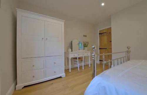 Holt Bed & Breakfast | Pippin Heath House B&B