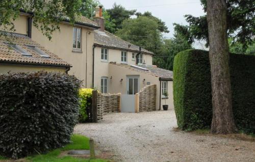 Holt Bed & Breakfast | Pippin Heath House B&B