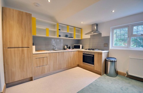West Cliff Cottage | Pippin House B - an apartment that sleeps 4 guests in 2 bedrooms