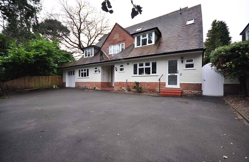 West Cliff Cottage | Pippin House B - an apartment that sleeps 4 guests in 2 bedrooms