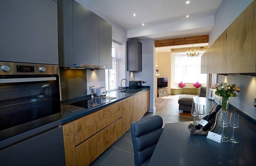 Lytham St. Anne's Apartment | Pippin Lodge Holiday Home