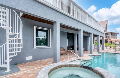 Punta Gorda House | Pirate Harbor 4 Bedroom Private Pool+Spa Vacation Home on Canal