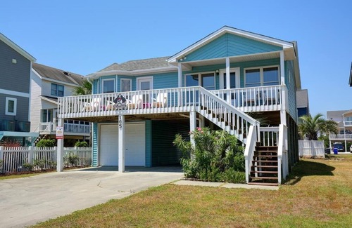 Holden Beach House | Pirate's Pride - Cozy Beach Cottage with Easy Beach Access!