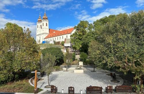 Tihany House | Piros Vendégház