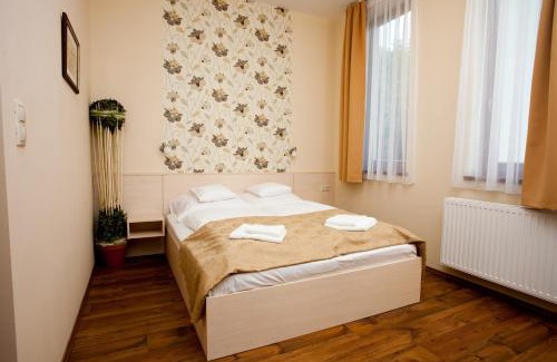Siofok Bed & Breakfast | Piroska Csárda és Panzió