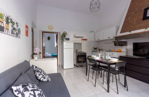 Pisa Apartment | Pisa Bright Apartment near the Airport