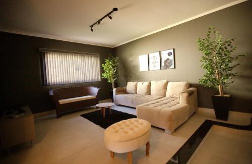 Franca House | Piscina e muito lazer em linda Chacara, Franca SP