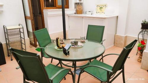 La Victoria Apartment | Piscina, patio privado y aparcamiento