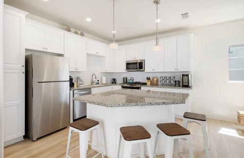 Downtown House | PISMO BEACH, CALIFORNIA - Vacation beach home on PCH - full ocean view top patio