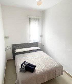 Conil de la Frontera City Center Apartment | Piso en Conil de Johny Keiter, AconildeVacaciones AIRE Y WIFI, Aparcamiento a 1 minuto