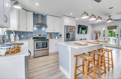 Pensacola Beach Cottage | Pissitaway Getaway