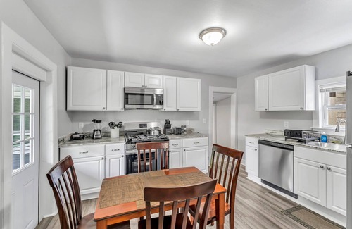 Oneonta Apartment | Pitcher's Paradise Apt 3 All Star Baseball Rentals