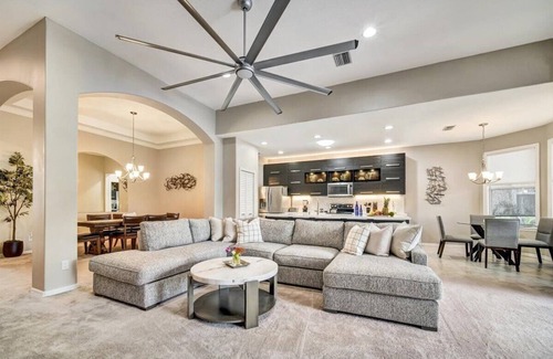 Venice House | Place of Elegance and Style, Located on a Golf Course