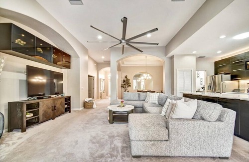 Venice House | Place of Elegance and Style, Located on a Golf Course