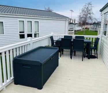 Hunstanton Resort | Place2bee , Caravan , Manor park , Free Wifi ,6 Berth