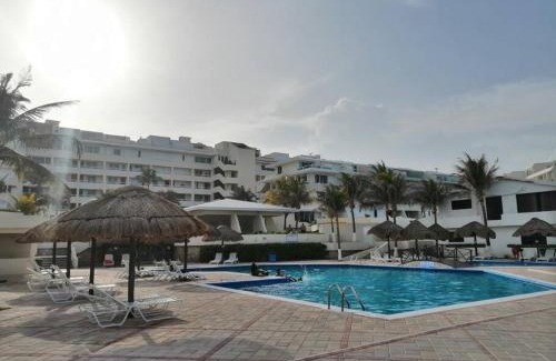 Zona Hotelera Apartment | Placentero depa en mar caribe!
