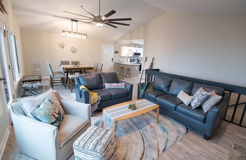 Beech Mountain Ski Chalet | Placid Mountain Retreat @ top of Beech-close to golf course-paved road