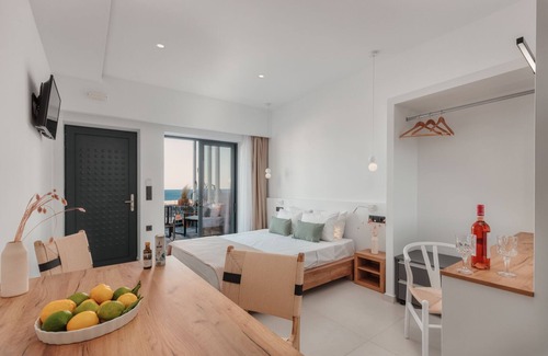 Makry Gialos Hotel | Plakakia Luxury Apartments - Apt 6