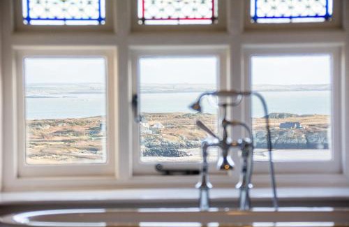Rhoscolyn House | Plas