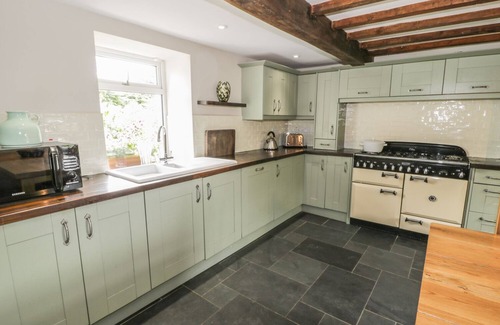 Llandwrog Cottage | Plas Mawr