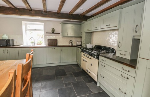 Llandwrog Cottage | Plas Mawr