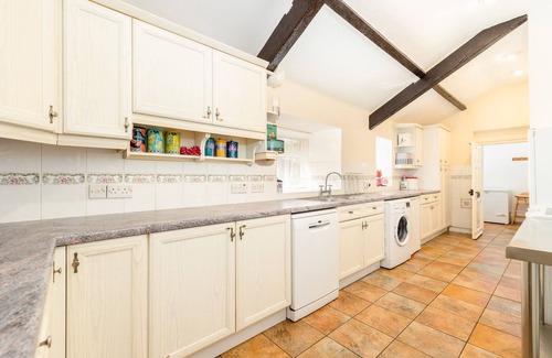 Garn Fadryn Cottage | PLAS NEWYDD, pet friendly, with pool in Aberdaron