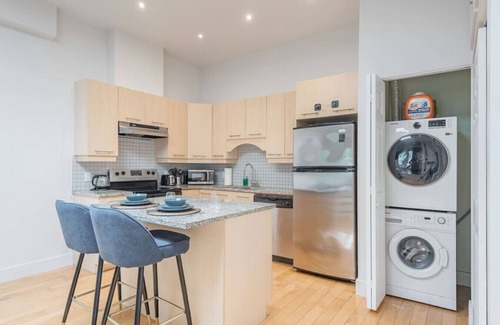 Plateau Mont Royal Apartment | Plateau Mont-Royal | Saint-Denis | Walk Score 99