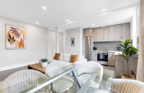 Mile End Apartment | Plateau Prime Residence
