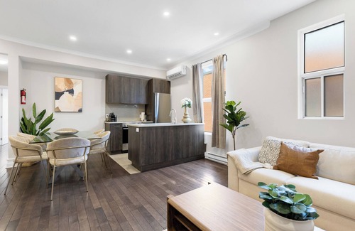 Mile End Apartment | Plateau Prime Residence