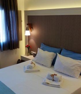 Fira Hotel | Platia