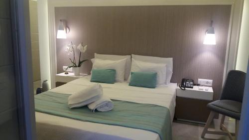 Fira Hotel | Platia